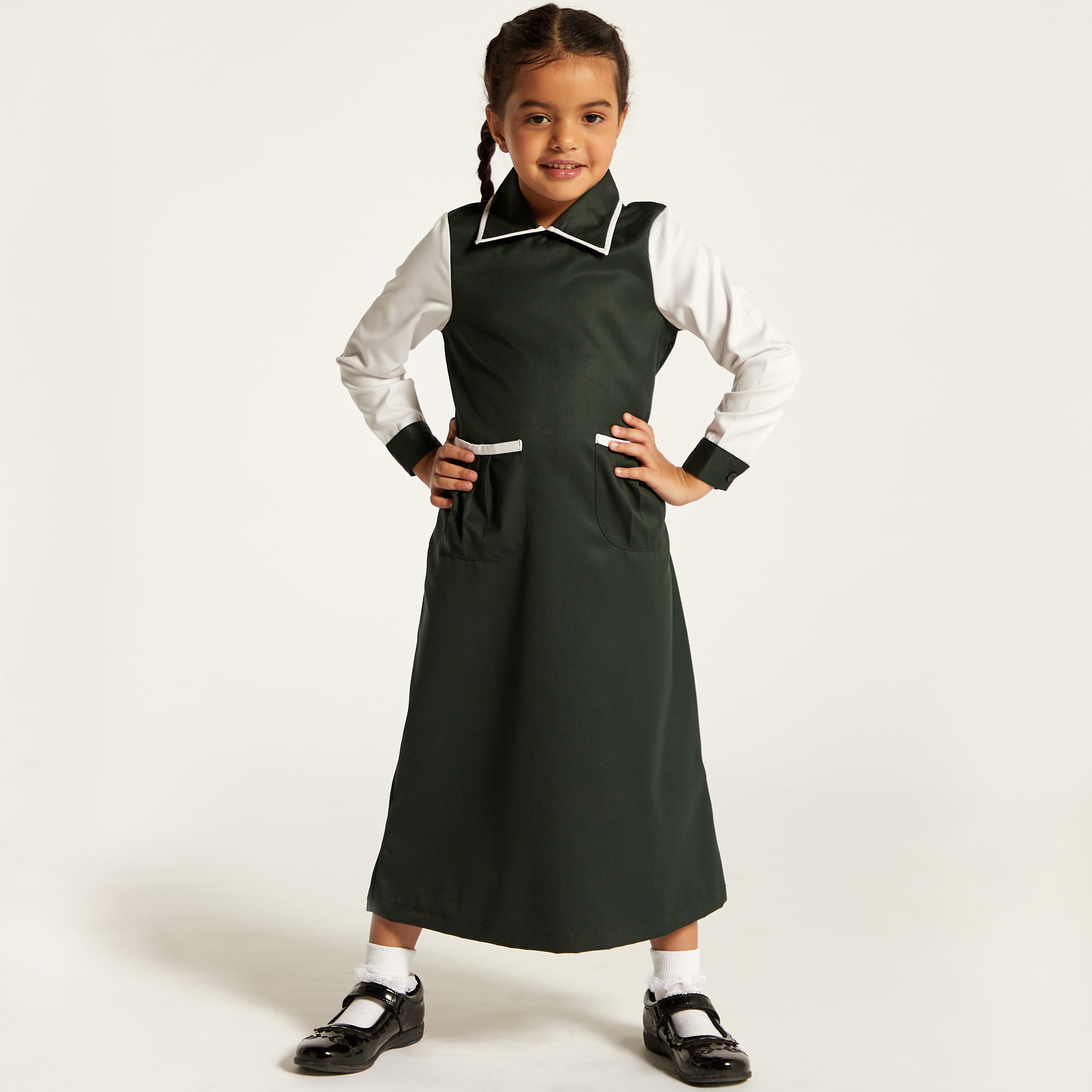 مريلة سادة بجيوب وياقة عادية من جونيورز-girls-clothing-dressesandjumpsuits-image-2