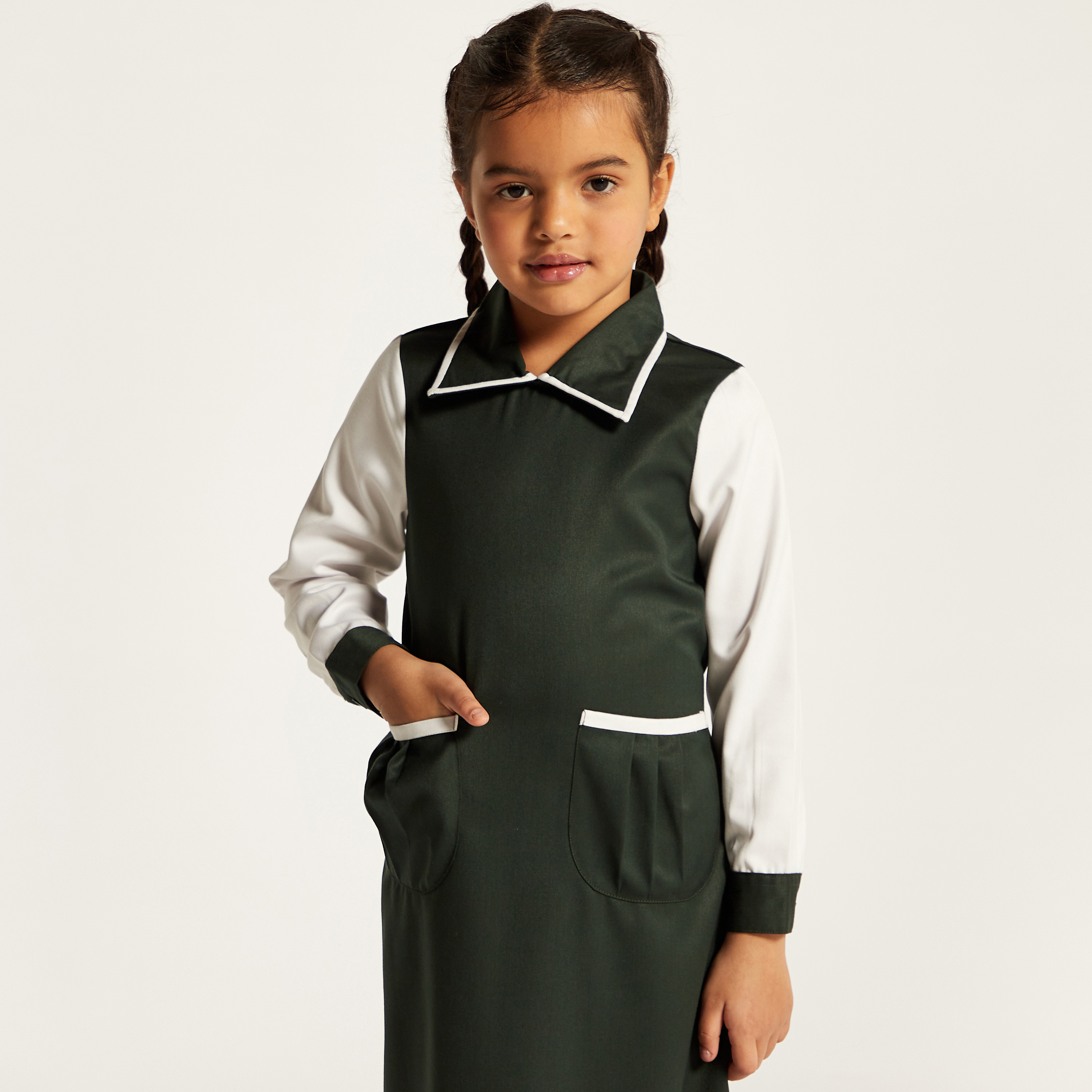 مريلة سادة بجيوب وياقة عادية من جونيورز-girls-clothing-dressesandjumpsuits-image-3