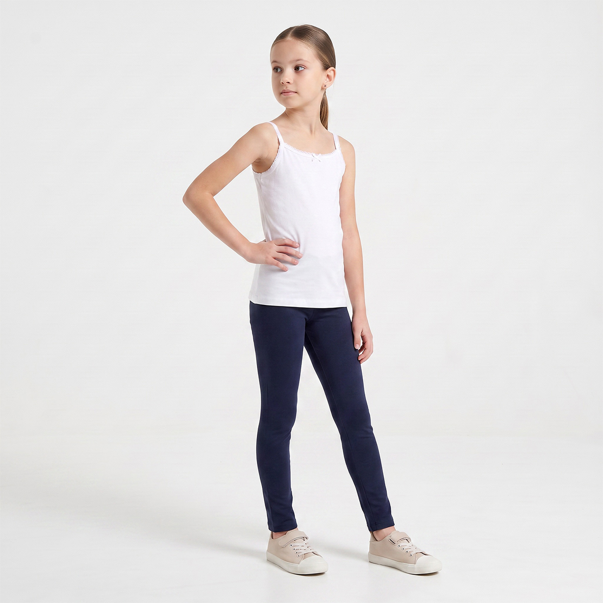 فيست بياقة مستديرة وزينة فيونكة وتفاصيل دانتيل من جونيورز - عبوة من 5 قطع-girls-clothing-innerwear-vests-image-5