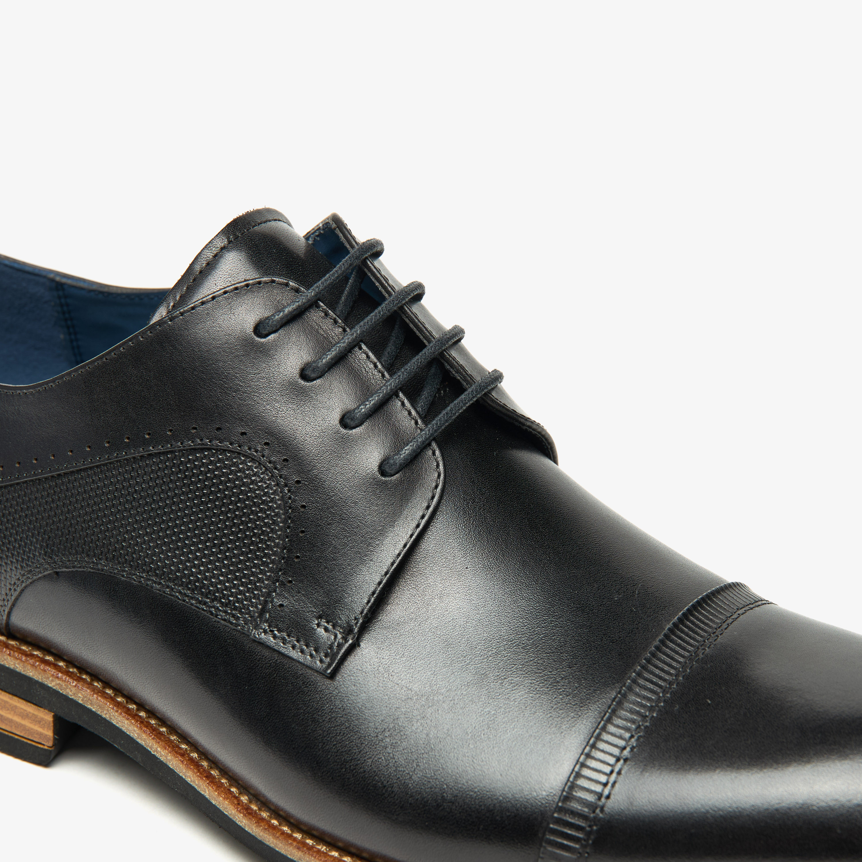 حذاء ديربي بارز الملمس برباط إغلاق للرجال من دوتشيني-men-shoes-formalshoes-image-10