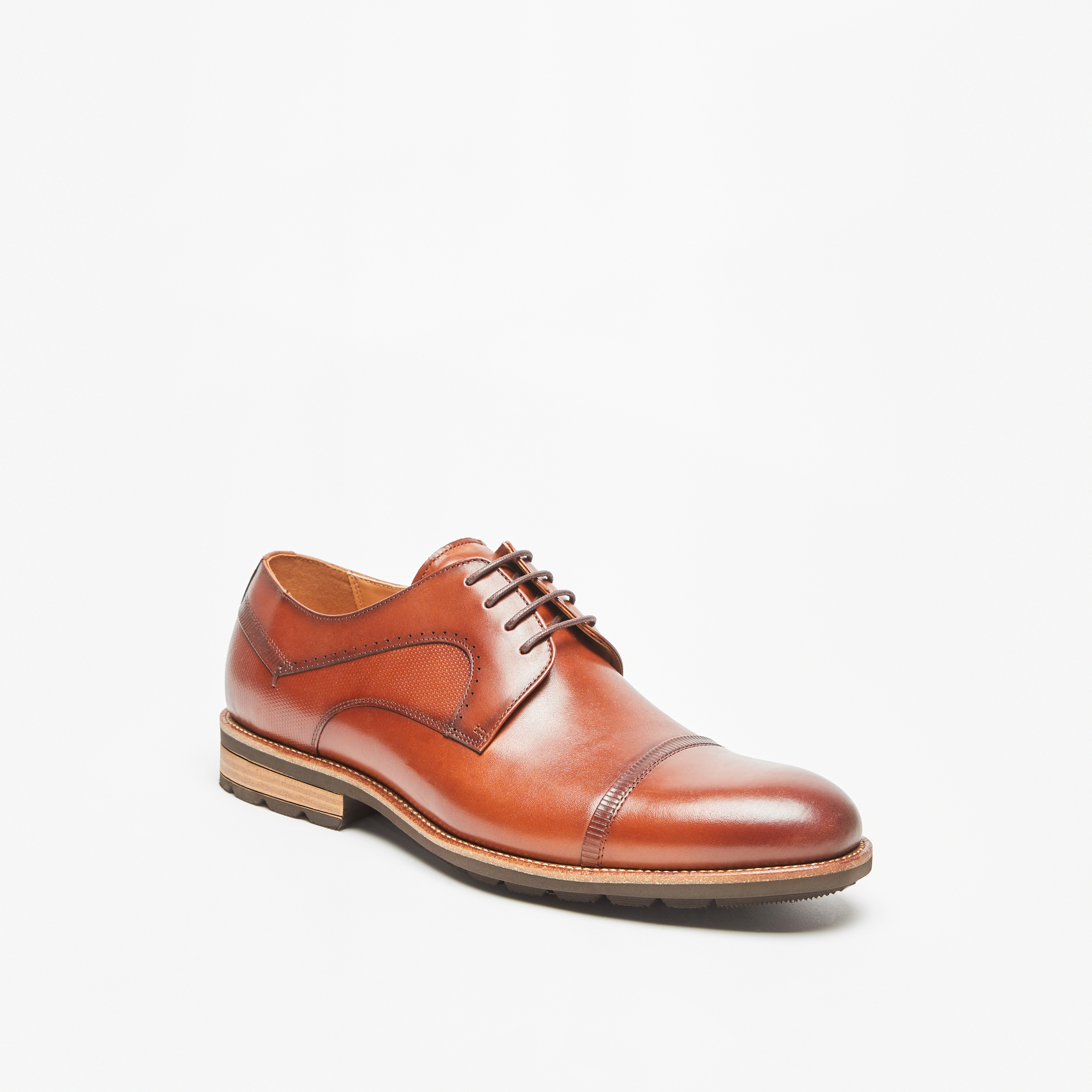 حذاء ديربي بارز الملمس برباط إغلاق للرجال من دوتشيني-men-shoes-formalshoes-image-1