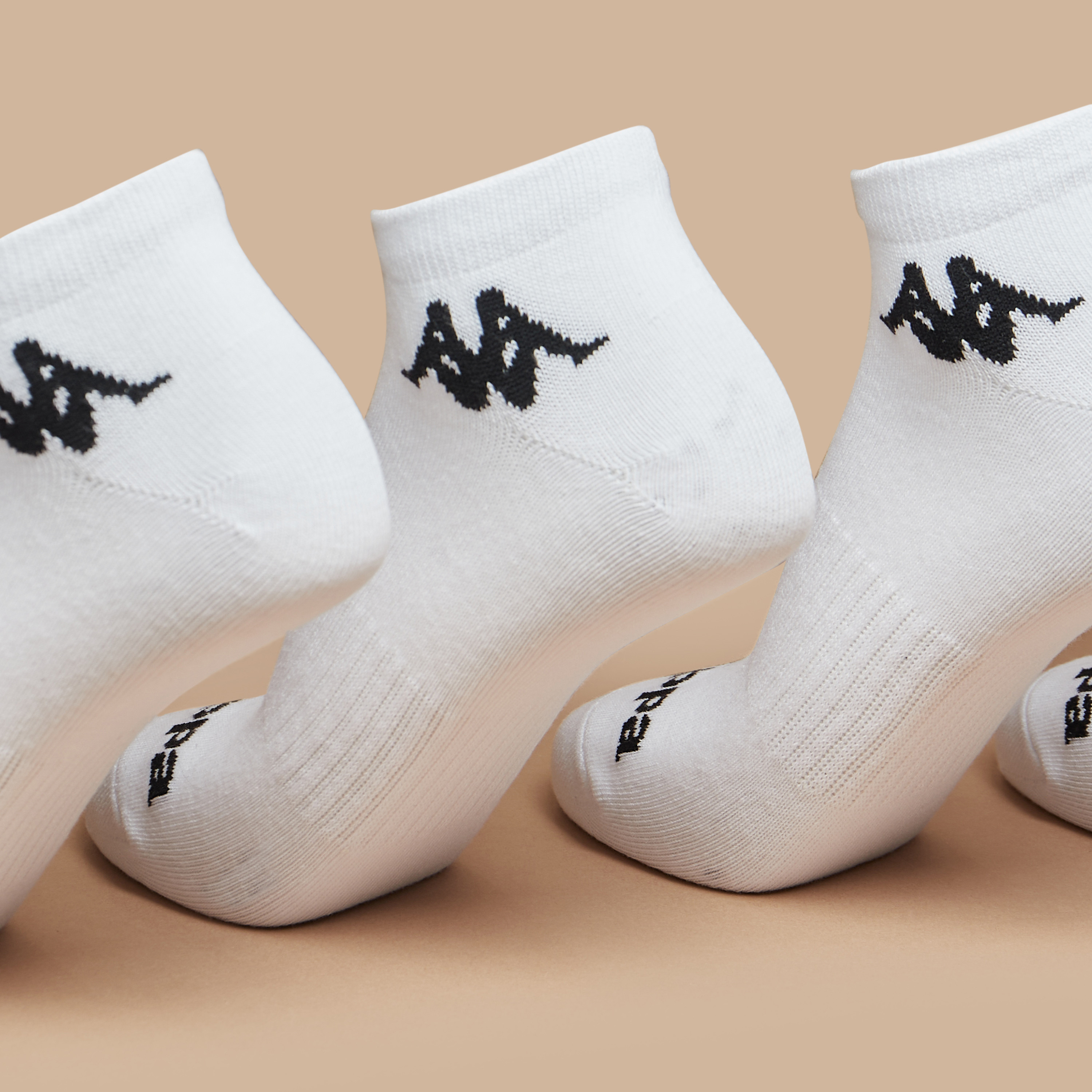 طقم جوارب رياضية 5 أزواج بطول الكاحل وتفاصيل الشعار من كابا-women-socksandstockings-image-2