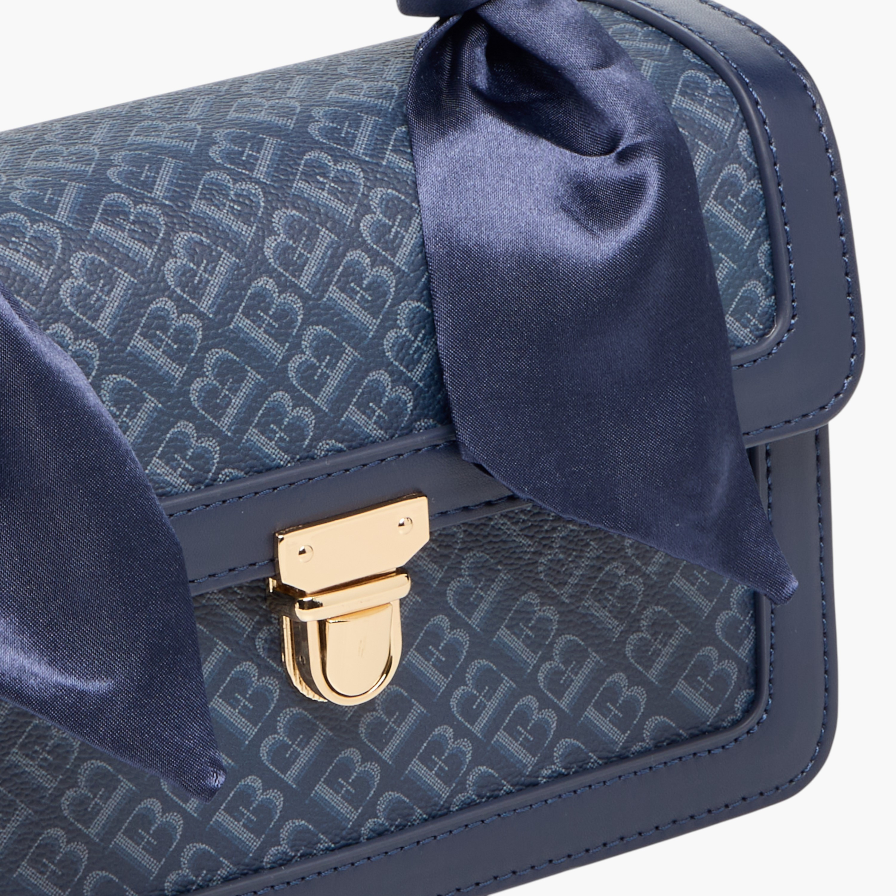 شنطة ساتشيل بحزام قابل للفصل وطبعات مونوجرام من فلورا بيلا-women-bagsandwallets-handbags-image-4