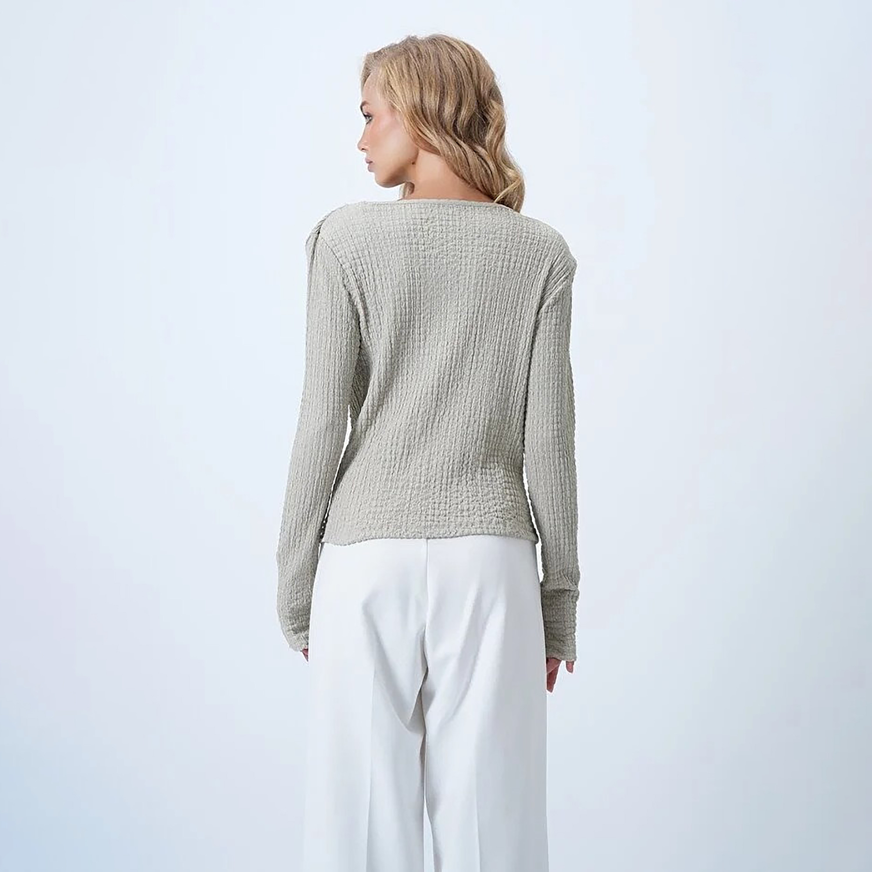 تريند ألاجاتي ستايل توب نسائي رمادي بنسيج محبّك وياقة مثنية-women-clothing-shirtsandblouses-blouses-image-3
