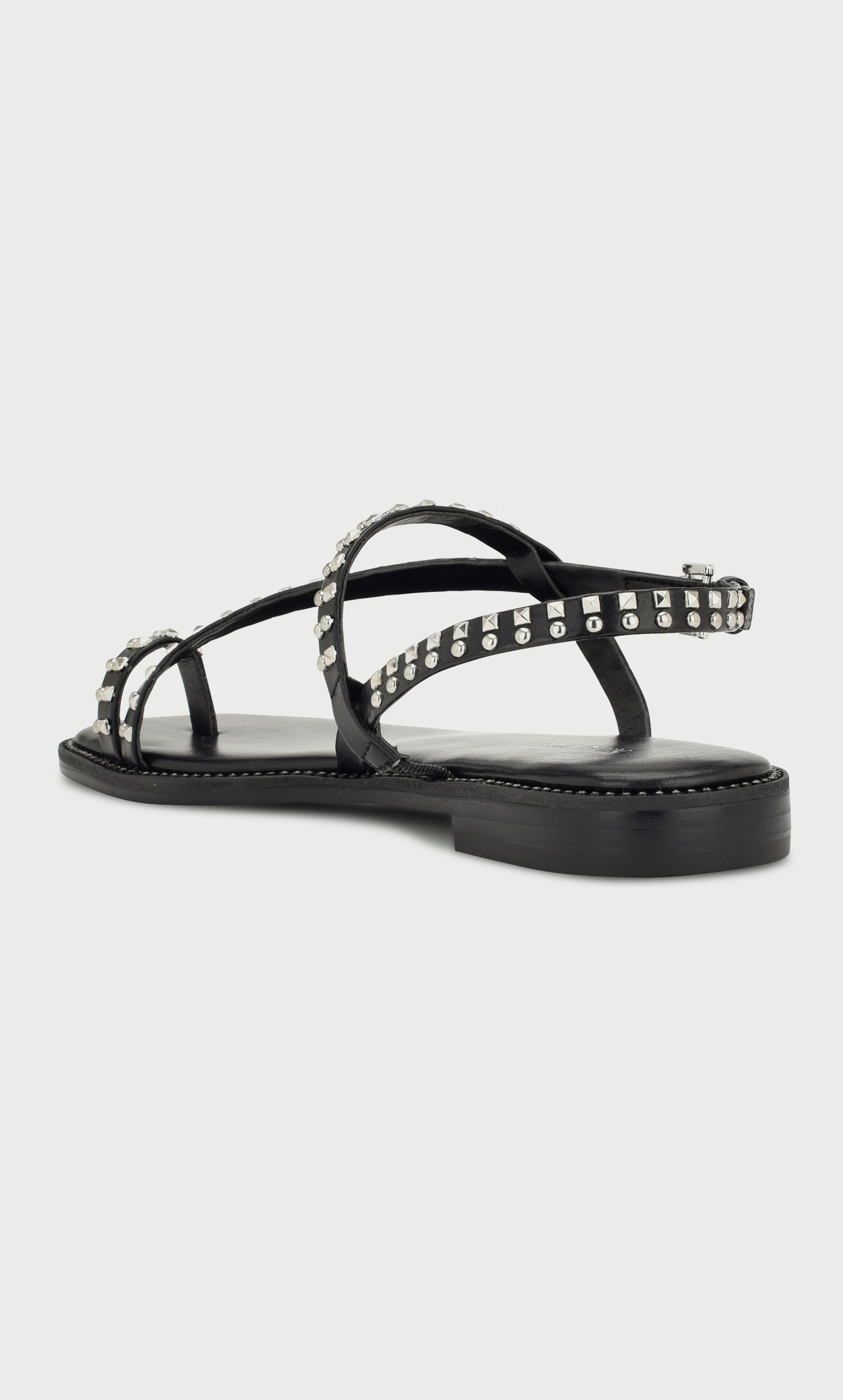 صندل للنساء مع حلقة عند اصبع القدم بإغلاق إبزيم من ناين ويست  wnEMBRA3-women-shoes-sandals-flats-image-14