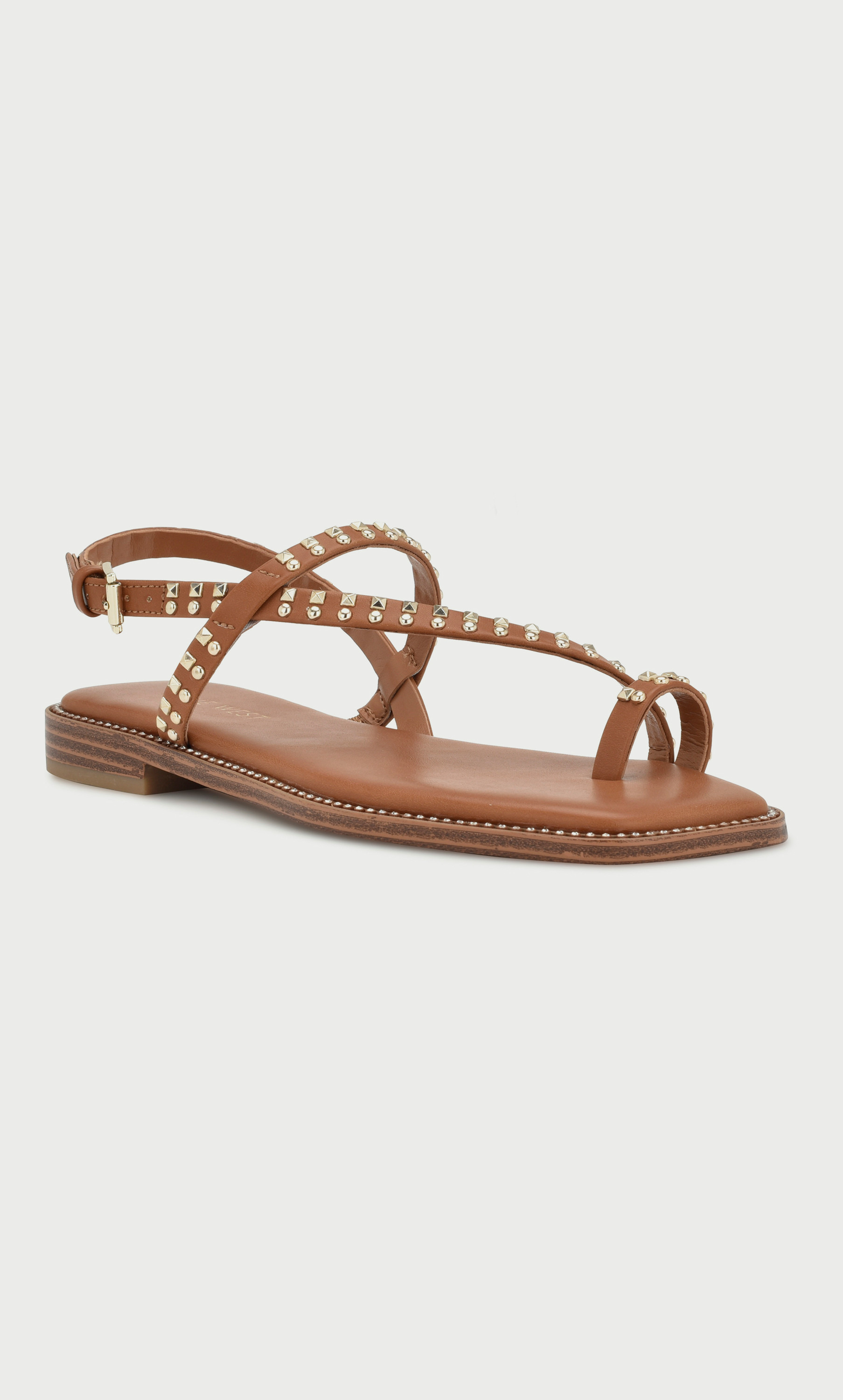 صندل للنساء مع حلقة عند اصبع القدم بإغلاق إبزيم من ناين ويست  wnEMBRA3-women-shoes-sandals-flats-image-1