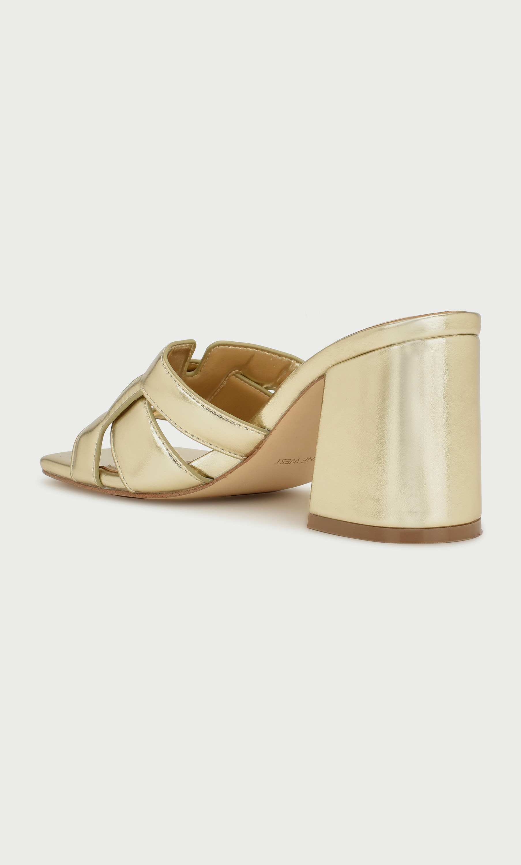 صندل نسائي بكعب عريض مفتوح بمقدمة مربعة عند الأصابع من ناين ويست  wnKAELYN3-women-shoes-heels-image-9